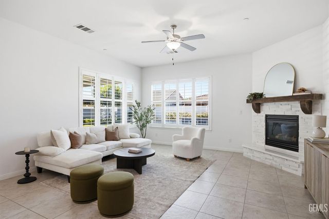 12623 Stillbrook Drive, Bakersfield, CA 93311