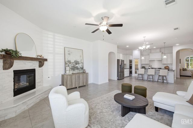 12623 Stillbrook Drive, Bakersfield, CA 93311