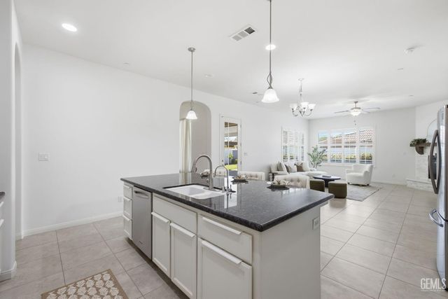 12623 Stillbrook Drive, Bakersfield, CA 93311