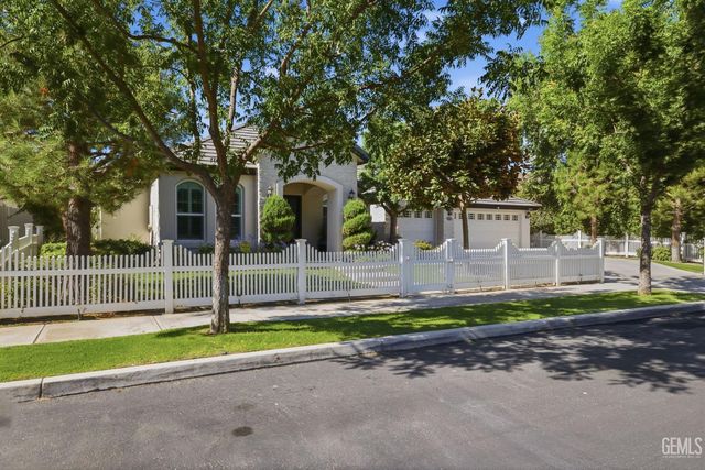 12623 Stillbrook Drive, Bakersfield, CA 93311