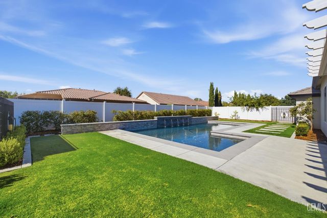 12623 Stillbrook Drive, Bakersfield, CA 93311