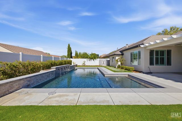 12623 Stillbrook Drive, Bakersfield, CA 93311