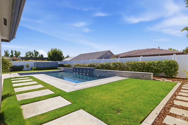 12623 Stillbrook Drive, Bakersfield, CA 93311