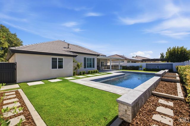 12623 Stillbrook Drive, Bakersfield, CA 93311