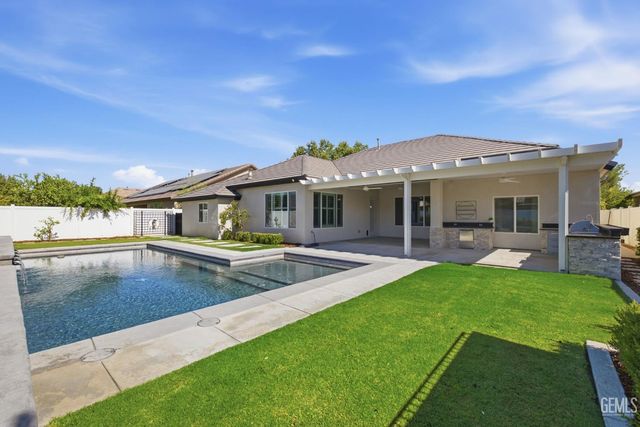 12623 Stillbrook Drive, Bakersfield, CA 93311