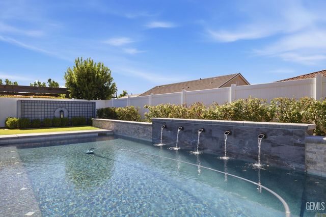 12623 Stillbrook Drive, Bakersfield, CA 93311