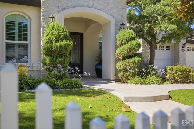 12623 Stillbrook Drive, Bakersfield, CA 93311