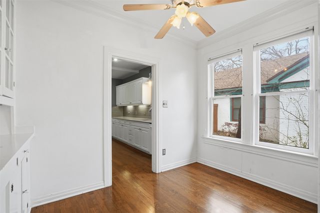 1039 N Winnetka Avenue, Dallas, TX 75208