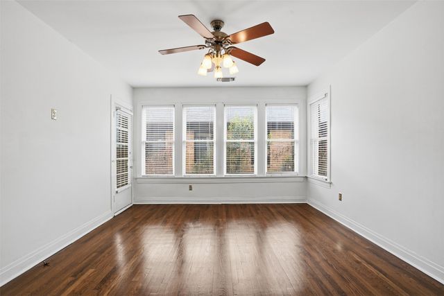 1039 N Winnetka Avenue, Dallas, TX 75208