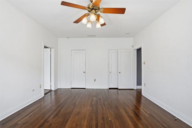 1039 N Winnetka Avenue, Dallas, TX 75208