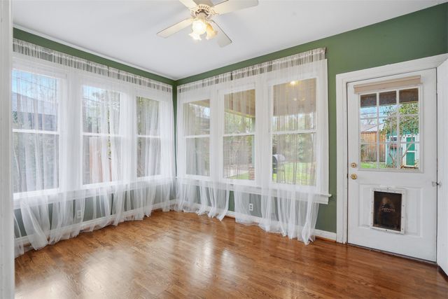 1039 N Winnetka Avenue, Dallas, TX 75208