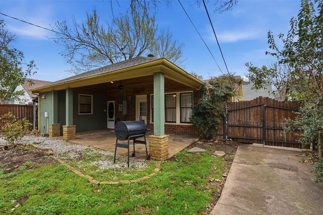 1039 N Winnetka Avenue, Dallas, TX 75208