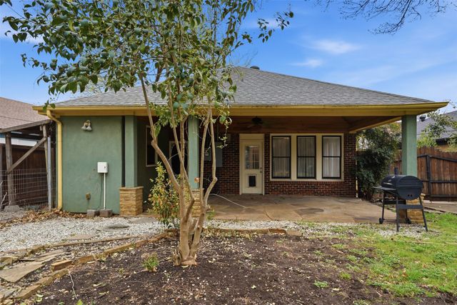 1039 N Winnetka Avenue, Dallas, TX 75208