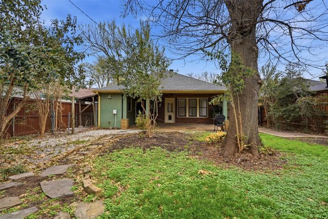 1039 N Winnetka Avenue, Dallas, TX 75208