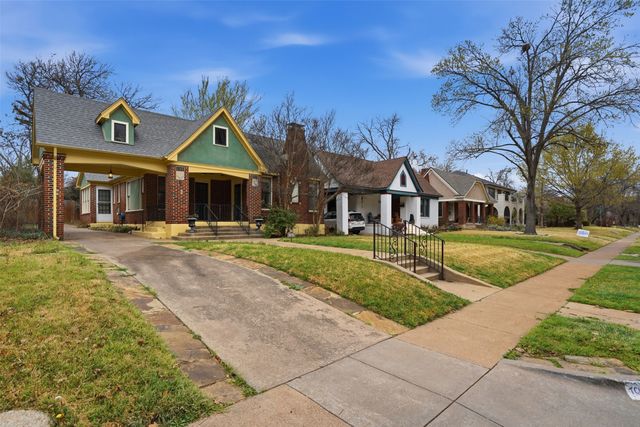 1039 N Winnetka Avenue, Dallas, TX 75208