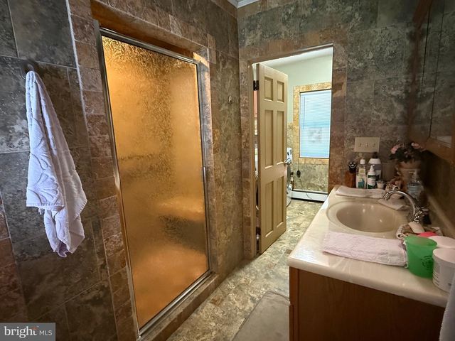 16 E MAIN ST, Quakake, PA 18245