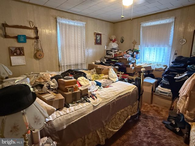 16 E MAIN ST, Quakake, PA 18245