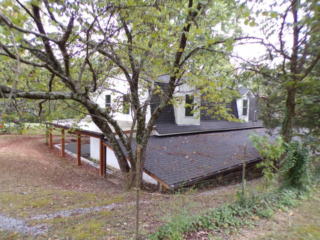 340 Grady Road, Etowah, TN 37331
