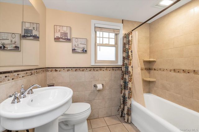 100 Nassau Avenue, Malverne, NY 11565