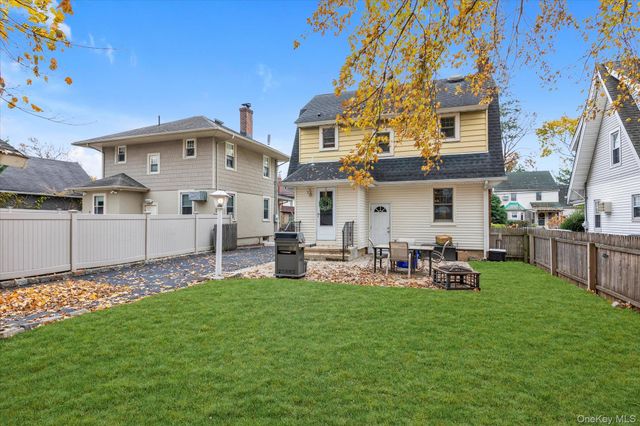 100 Nassau Avenue, Malverne, NY 11565