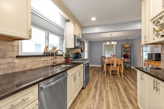 100 Nassau Avenue, Malverne, NY 11565