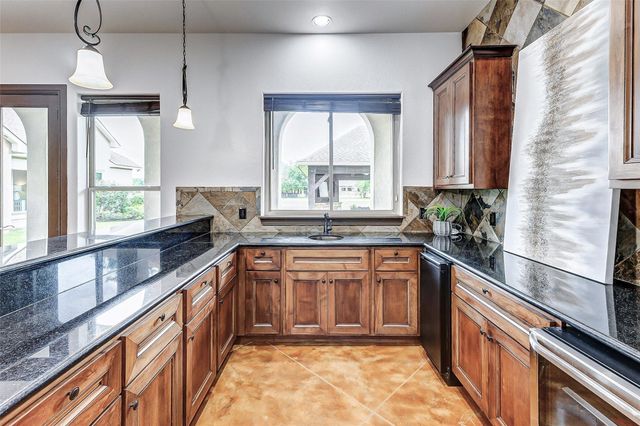 3807 Westerdale Drive, Fulshear, TX 77441