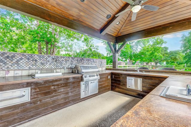 3807 Westerdale Drive, Fulshear, TX 77441