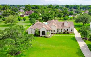 3807 Westerdale Drive, Fulshear, TX 77441
