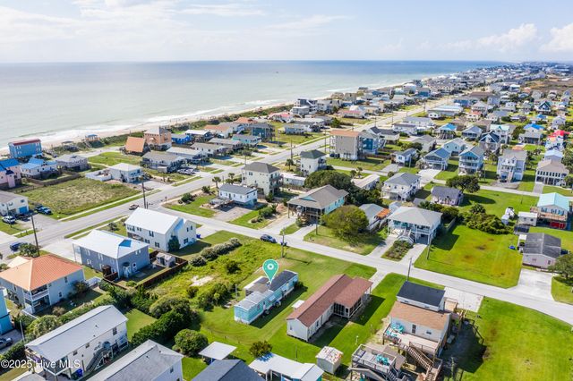 7008 7th Street, Surf City, NC 28445