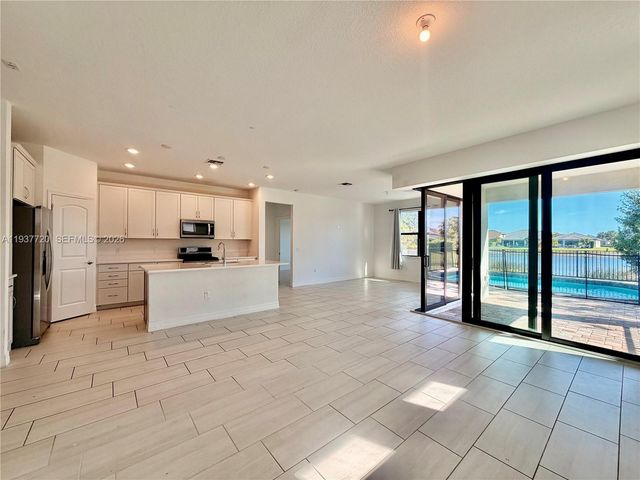 5026 Piaffe Dr, Lake Worth, FL 33467