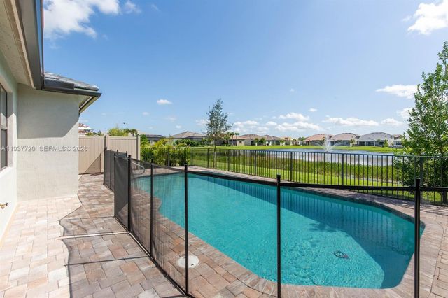 5026 Piaffe Dr, Lake Worth, FL 33467