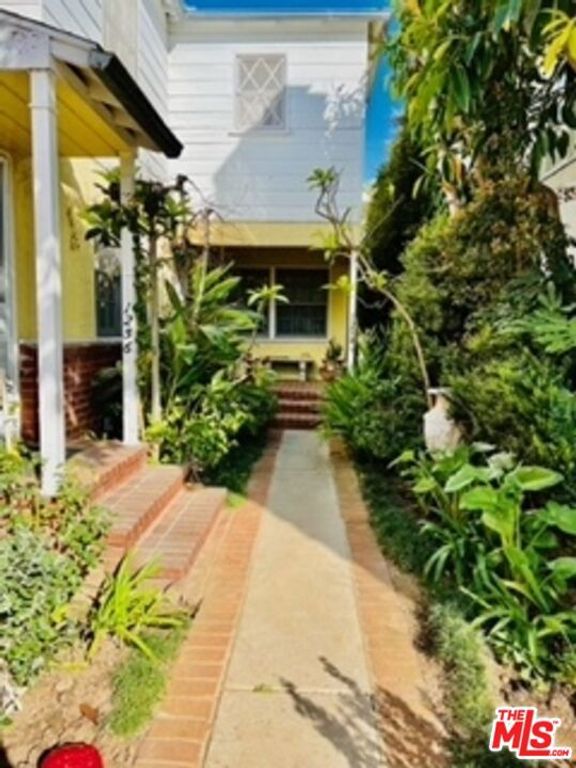 1256 DEVON Avenue, Los Angeles, CA 90024