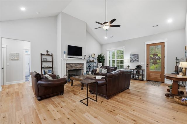 31 Kiswick Drive, Bella Vista, AR 72714