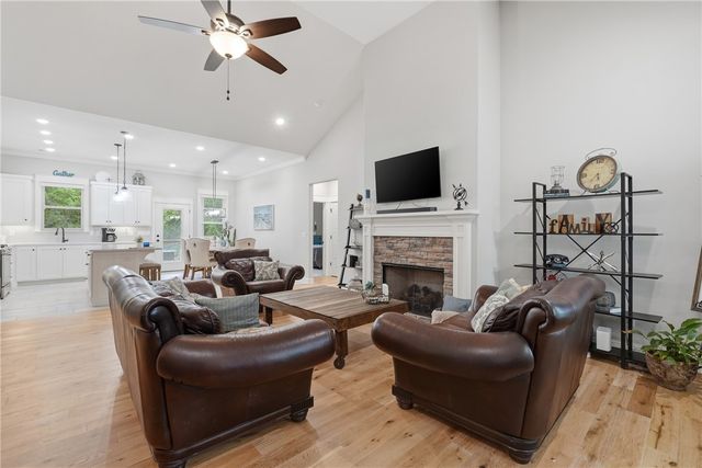 31 Kiswick Drive, Bella Vista, AR 72714