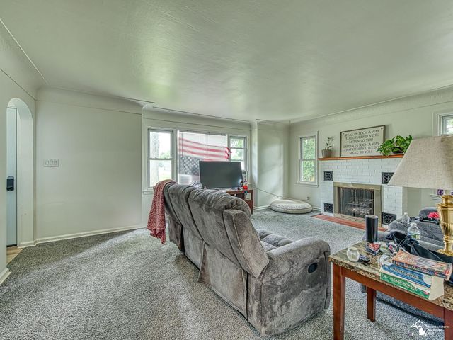 926 E Front Street, Monroe, MI 48161