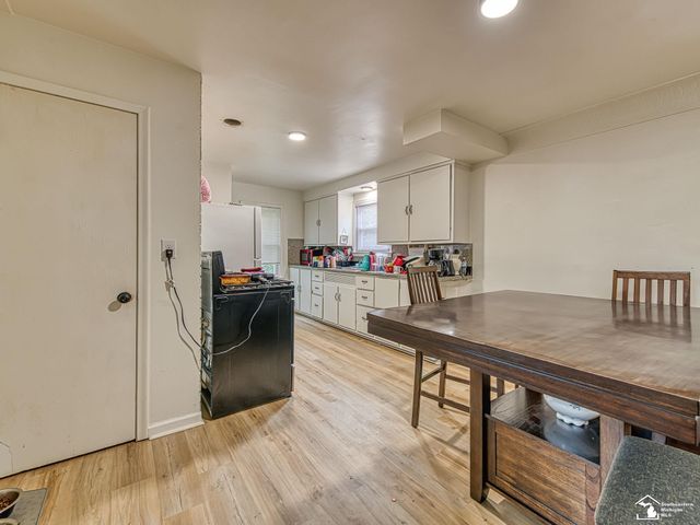 926 E Front Street, Monroe, MI 48161