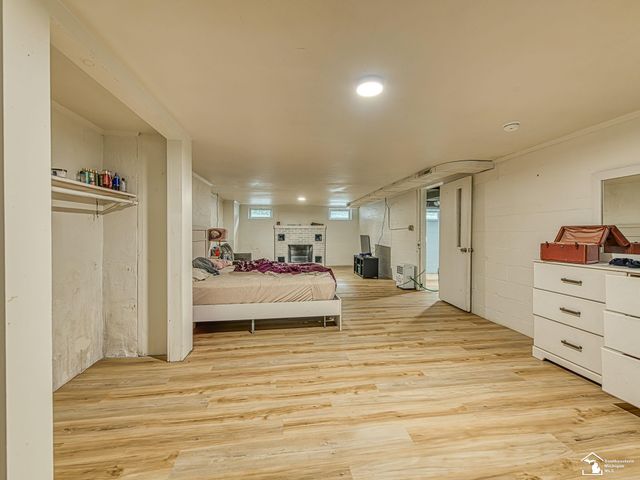 926 E Front Street, Monroe, MI 48161