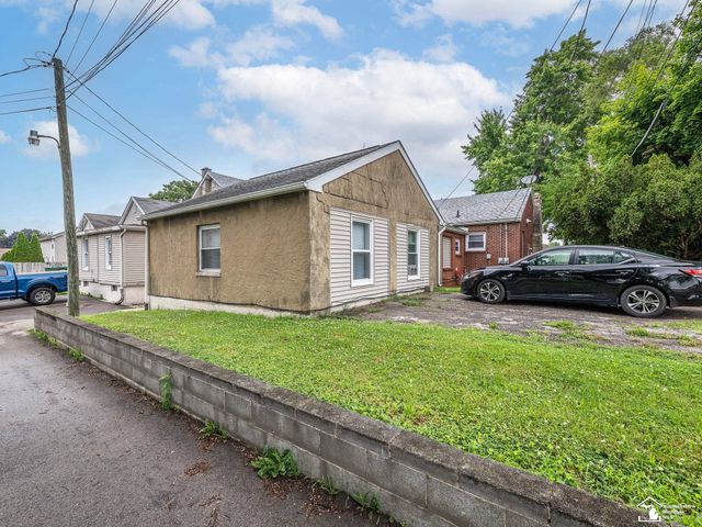 926 E Front Street, Monroe, MI 48161