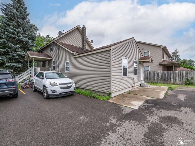 926 E Front Street, Monroe, MI 48161