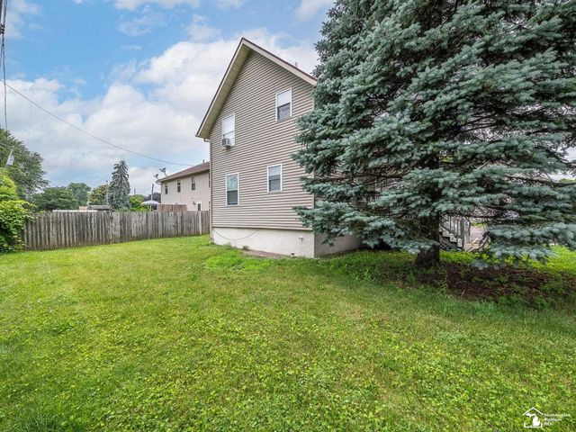 926 E Front Street, Monroe, MI 48161