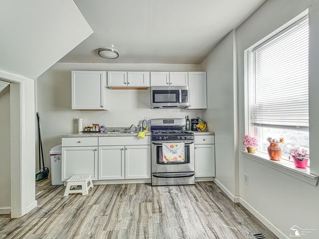 926 E Front Street, Monroe, MI 48161