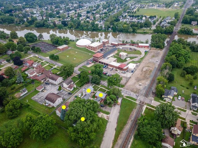 926 E Front Street, Monroe, MI 48161