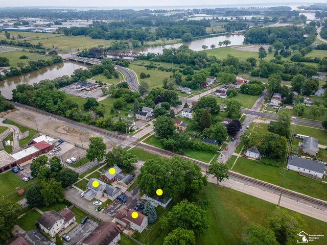 926 E Front Street, Monroe, MI 48161