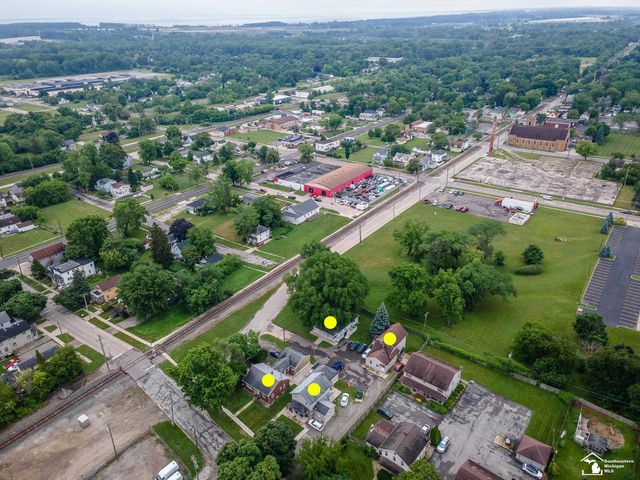 926 E Front Street, Monroe, MI 48161