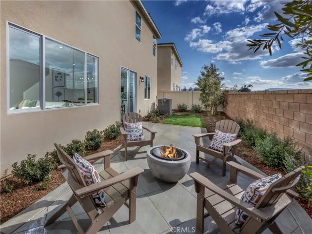 2069 Grapefruit Street, Redlands, CA 92374