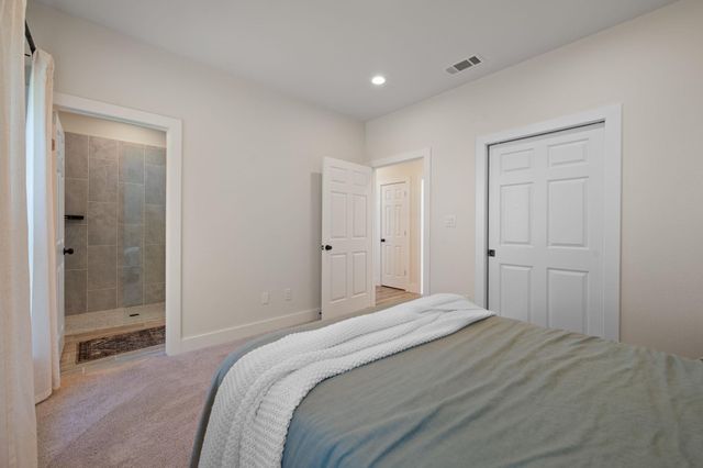 8604 Bar K Ranch RD, Lago Vista, TX 78645