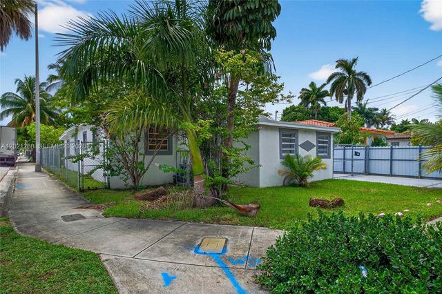 8224 NW 1st Pl, Miami, FL 33150