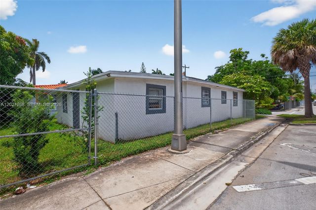 8224 NW 1st Pl, Miami, FL 33150