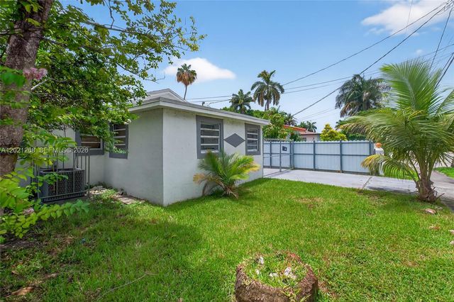 8224 NW 1st Pl, Miami, FL 33150