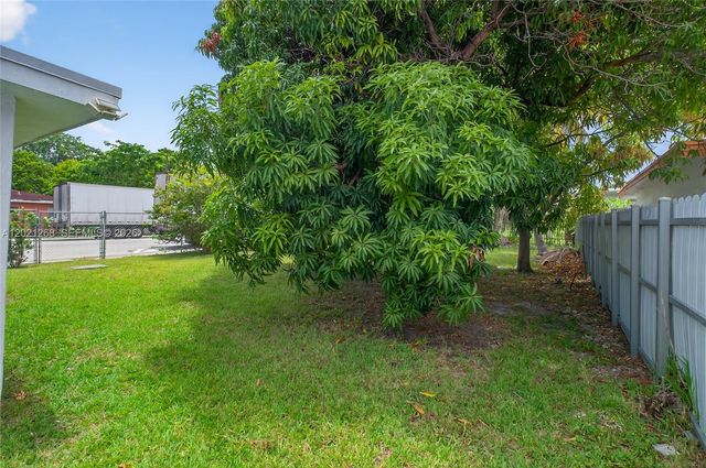 8224 NW 1st Pl, Miami, FL 33150